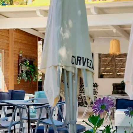 Glamping Aventura Atalaia 캠프장 *